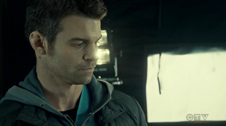 VampireDiariesWorld_dot_nl-SavingHope3x18-1850.jpg