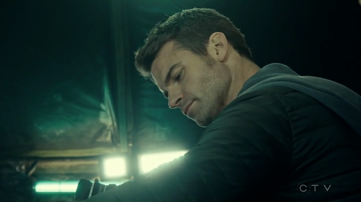 VampireDiariesWorld_dot_nl-SavingHope3x18-1860.jpg