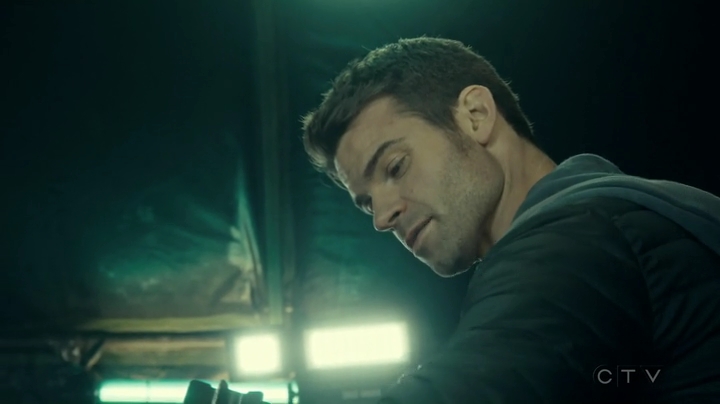 VampireDiariesWorld_dot_nl-SavingHope3x18-1862.jpg
