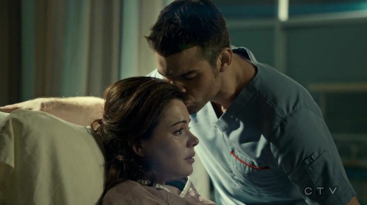 VampireDiariesWorld_dot_nl-SavingHope3x18-2429.jpg