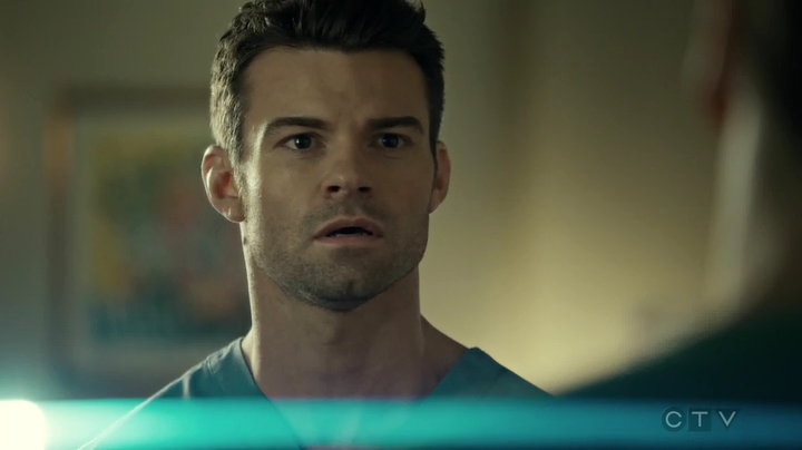 VampireDiariesWorld_dot_nl-SavingHope3x18-2438.jpg