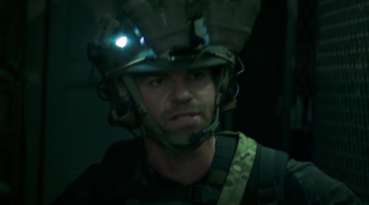 VampireDiariesWorld-dot-nl_SealTeam1x01-00124.jpg