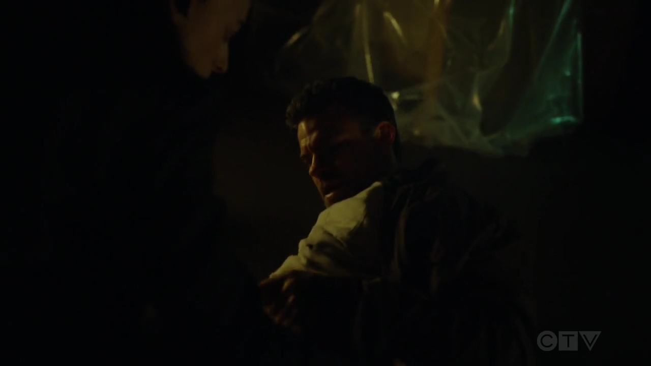 VampireDiariesWorld-dot-nl_SightUnseen1x03-2204.jpg