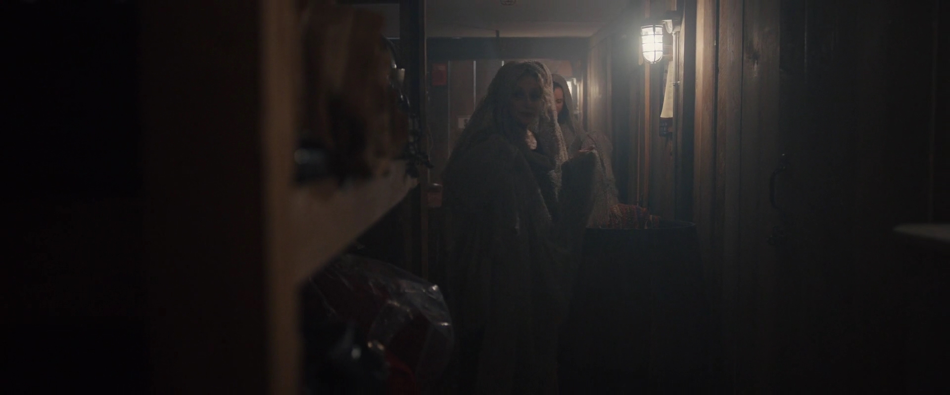 VampireDiariesWorld-dot-nl_GhostLight10481.jpg