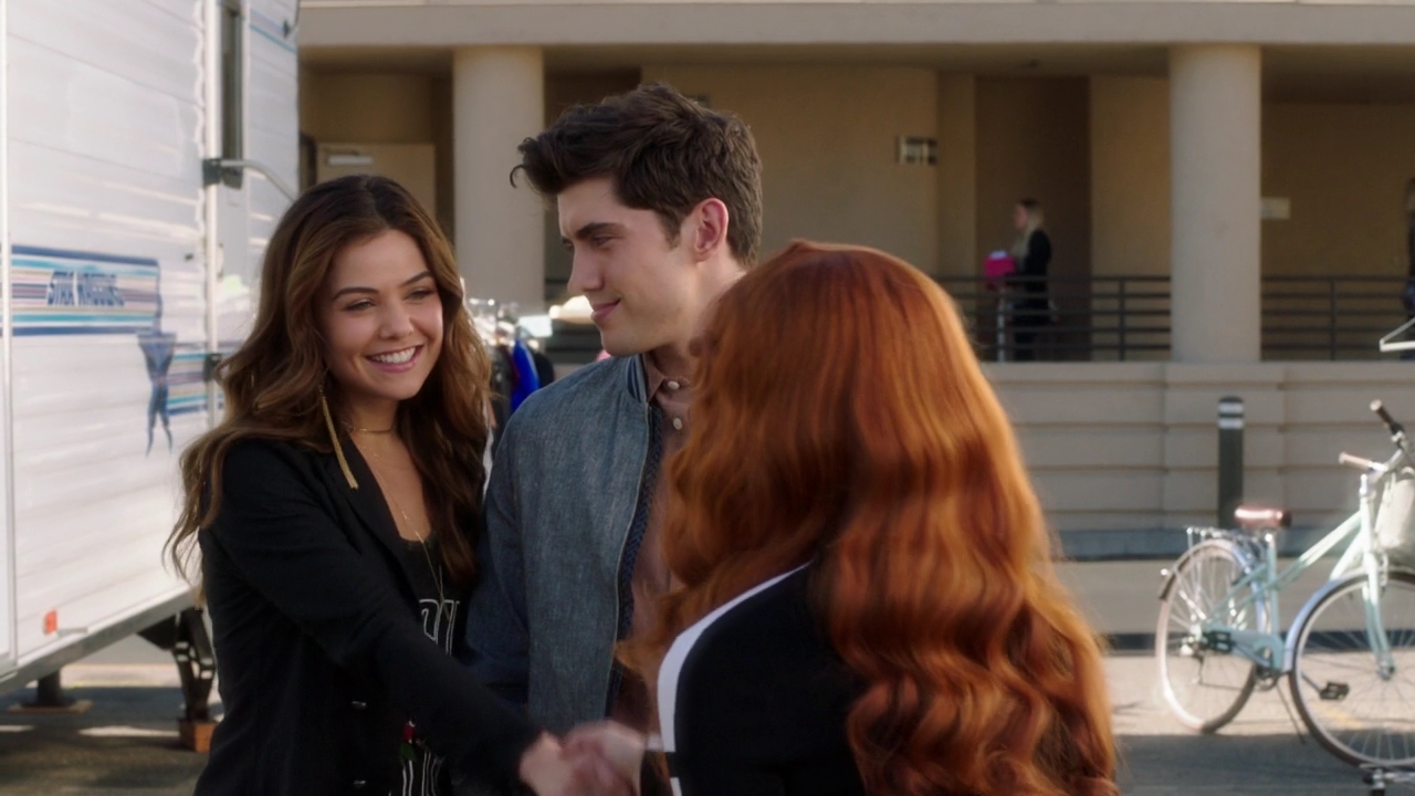 VampireDiariesWorld-dot-NL_FamousInLove2x030663.jpg