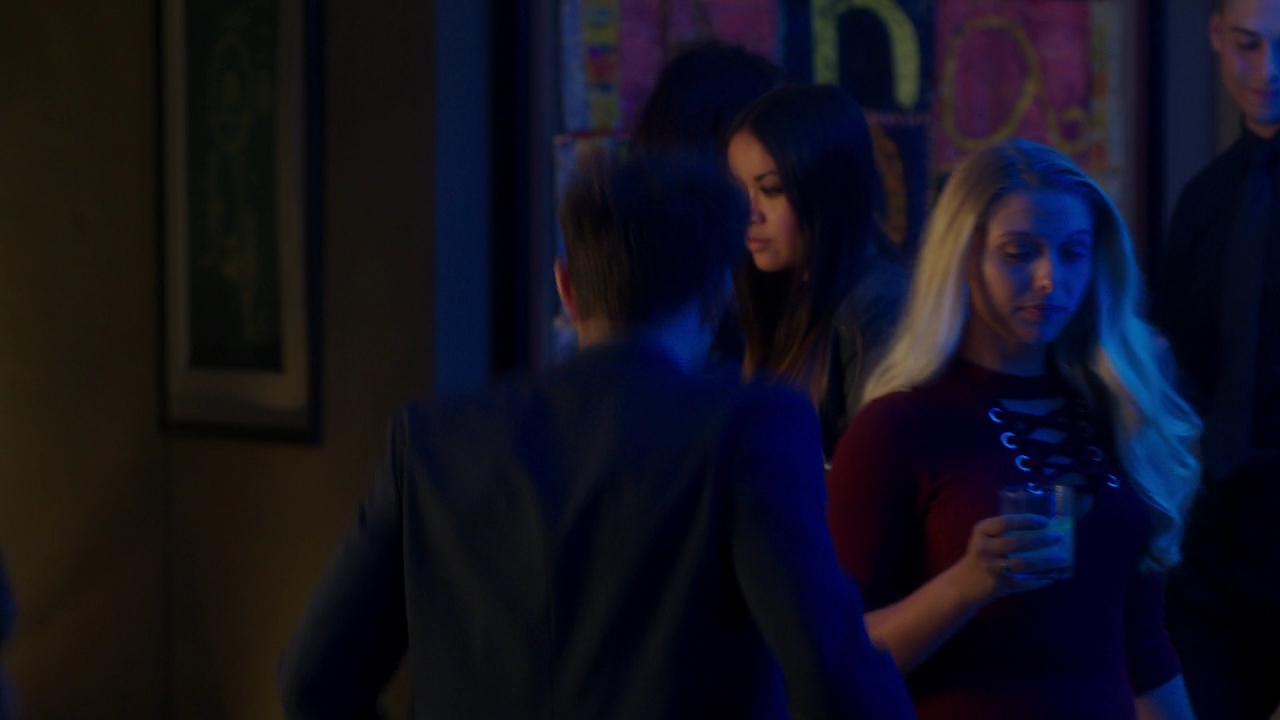 VampireDiariesWorld-dot-NL_FamousInLove2x05-1808.jpg