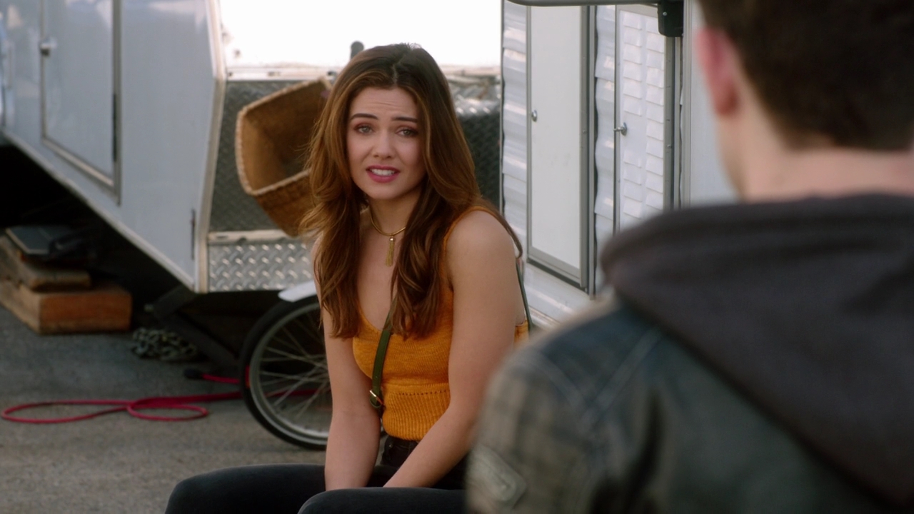VampireDiariesWorld-dot-NL_FamousInLove2x06-1206.jpg