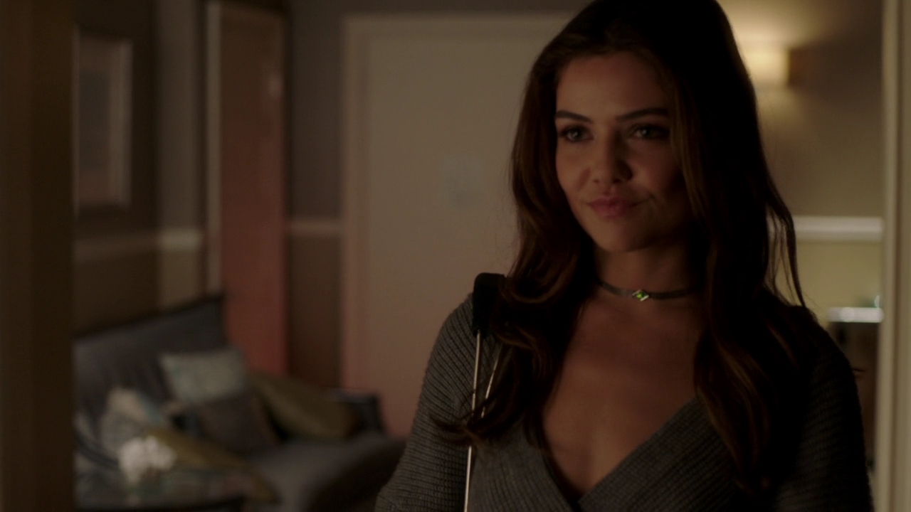 VampireDiariesWorld-dot-NL_FamousInLove2x07-0727.jpg