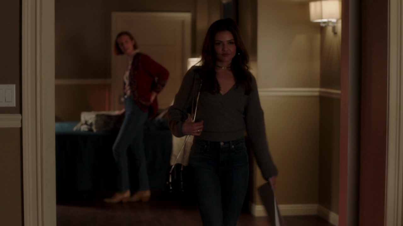 VampireDiariesWorld-dot-NL_FamousInLove2x07-0742.jpg