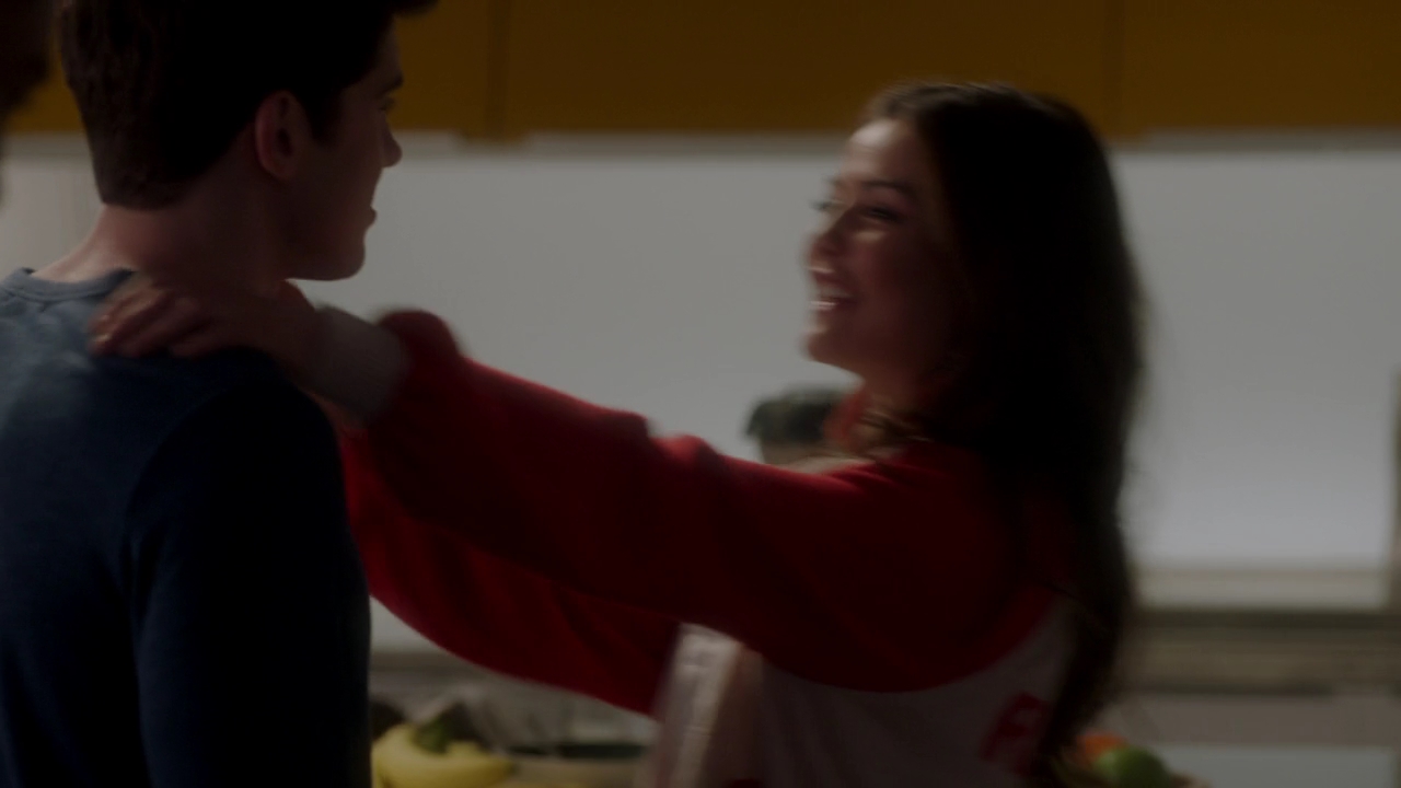 VampireDiariesWorld-dot-NL_FamousInLove2x07-0271.jpg
