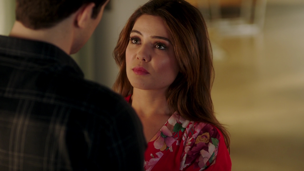 VampireDiariesWorld-dot-NL_FamousInLove2x10-0109.jpg