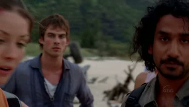 VampireDiariesWorld-dot-org_Lost-1x02PilotPart2-00141.jpg