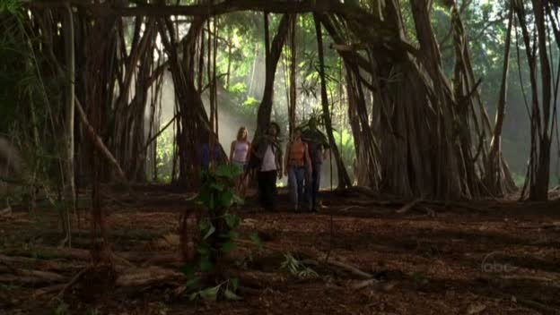 VampireDiariesWorld-dot-org_Lost-1x02PilotPart2-00146.jpg