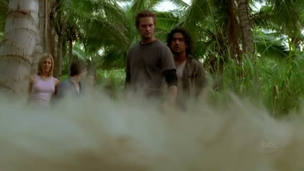 VampireDiariesWorld-dot-org_Lost-1x02PilotPart2-00189.jpg