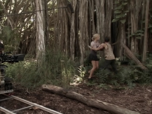 VampireDiariesWorld-dot-nl_LostS1-TalesFromTheIsland_HeartsAndMinds0168.jpg