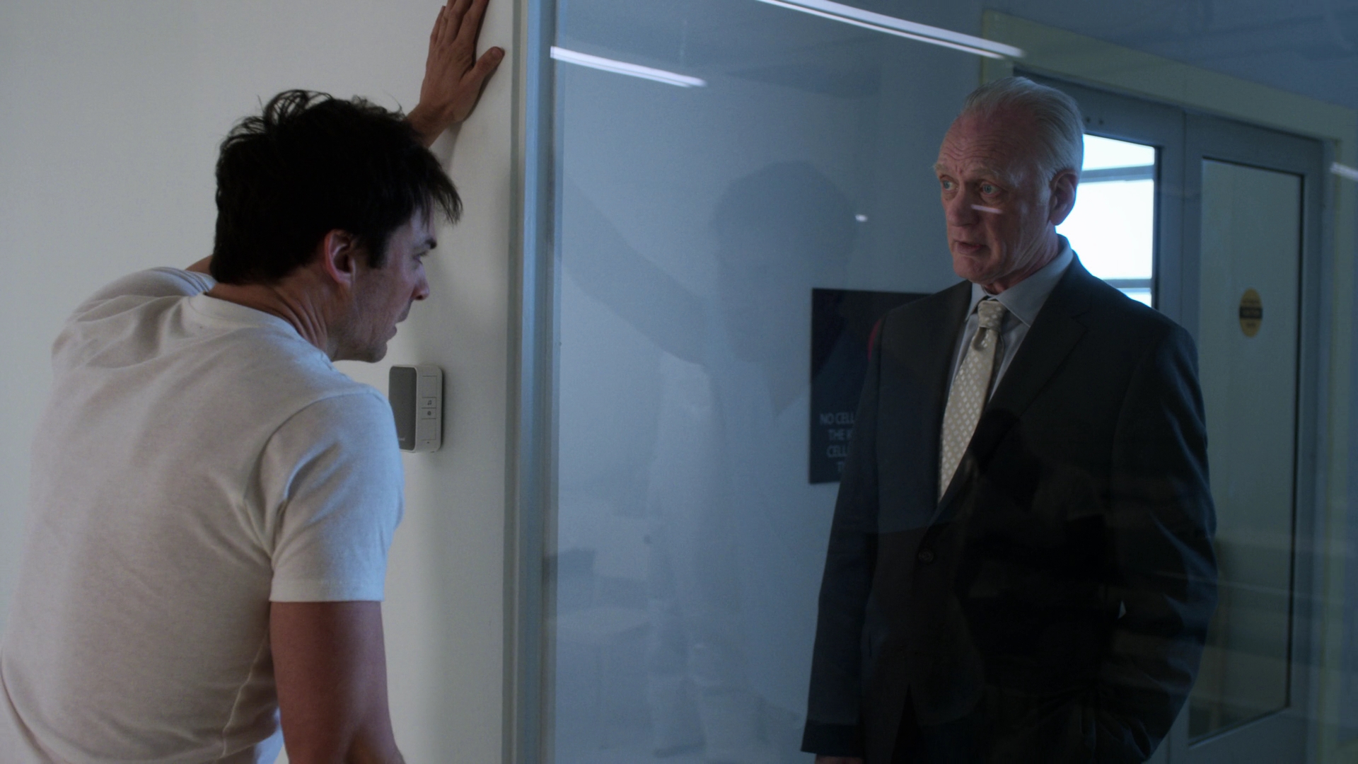 VampireDiariesWorld-dot-nl_V-Wars1x01-0609.jpg VampireDiariesWorld-dot-nl_V-Wars1x01-0609.jpg