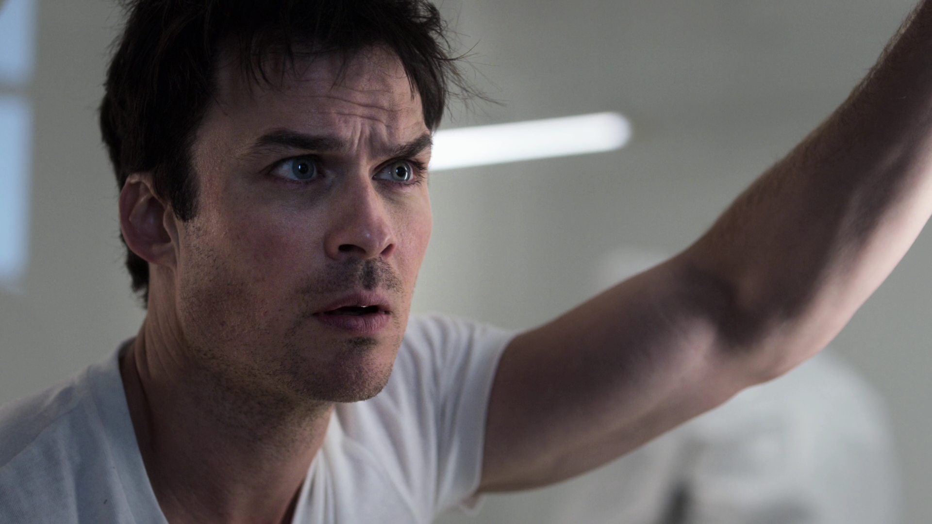 VampireDiariesWorld-dot-nl_V-Wars1x01-0617.jpg VampireDiariesWorld-dot-nl_V-Wars1x01-0617.jpg