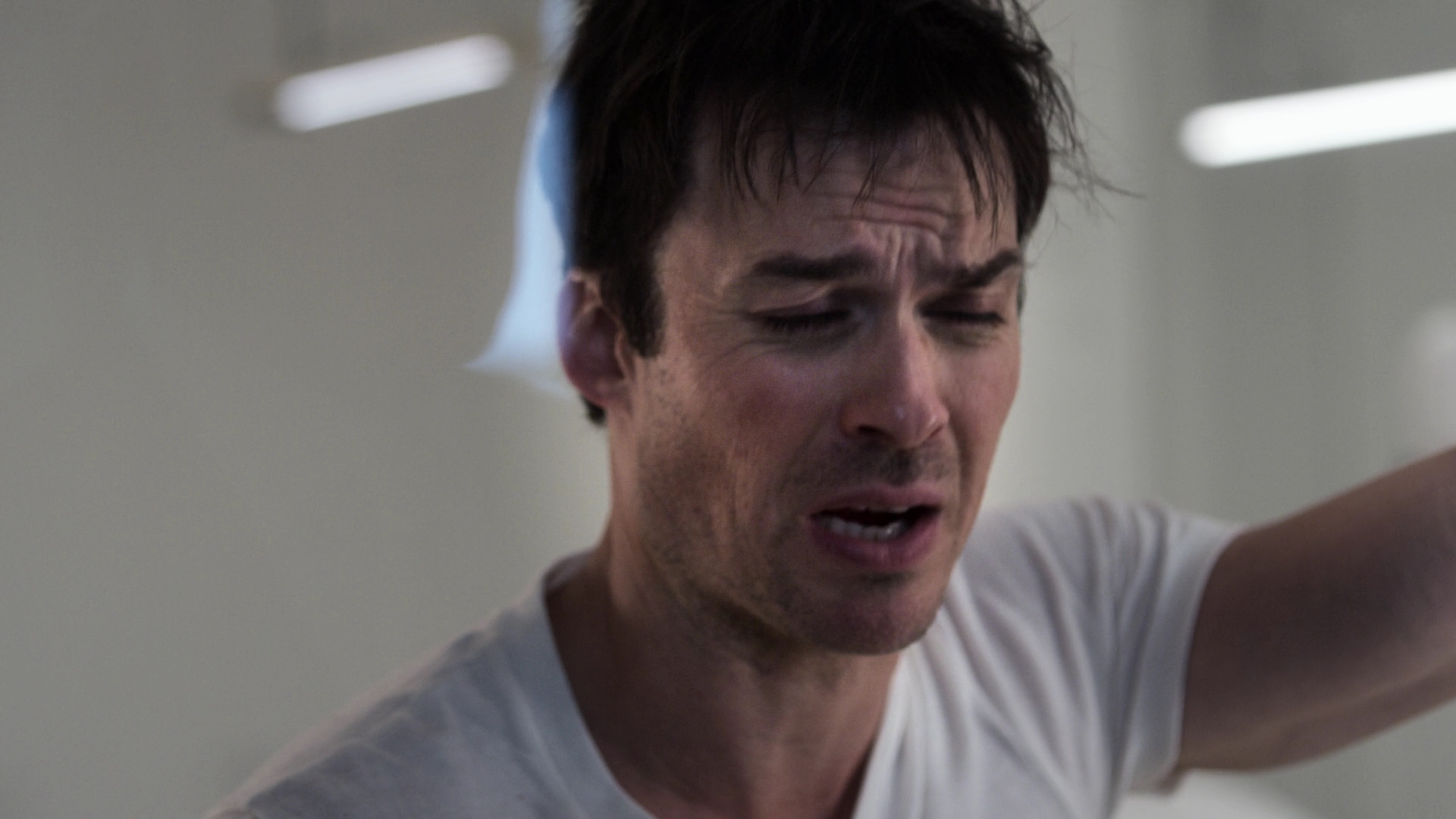 VampireDiariesWorld-dot-nl_V-Wars1x01-0623.jpg VampireDiariesWorld-dot-nl_V-Wars1x01-0623.jpg