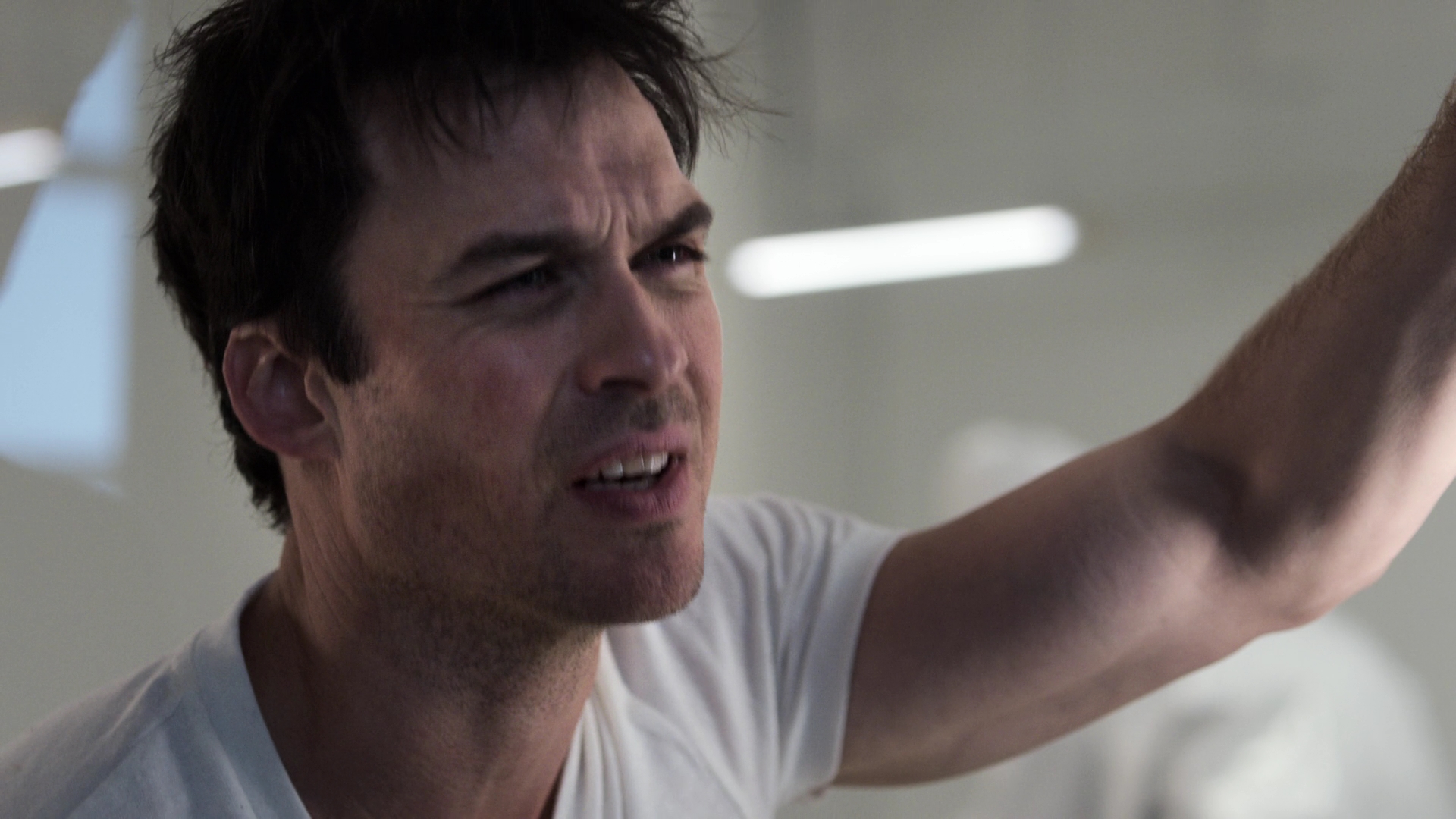 VampireDiariesWorld-dot-nl_V-Wars1x01-0630.jpg VampireDiariesWorld-dot-nl_V-Wars1x01-0630.jpg