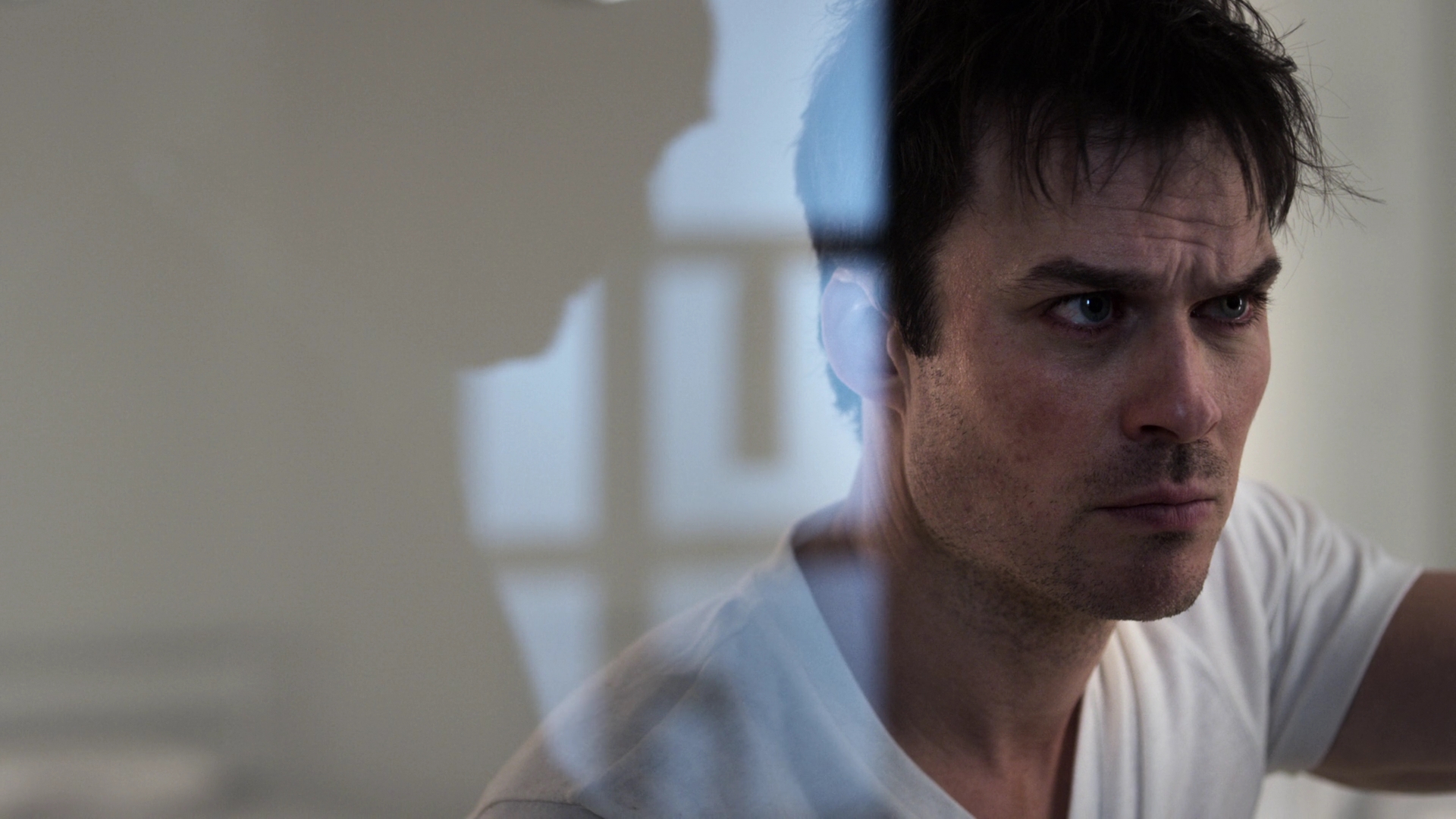 VampireDiariesWorld-dot-nl_V-Wars1x01-0640.jpg VampireDiariesWorld-dot-nl_V-Wars1x01-0640.jpg