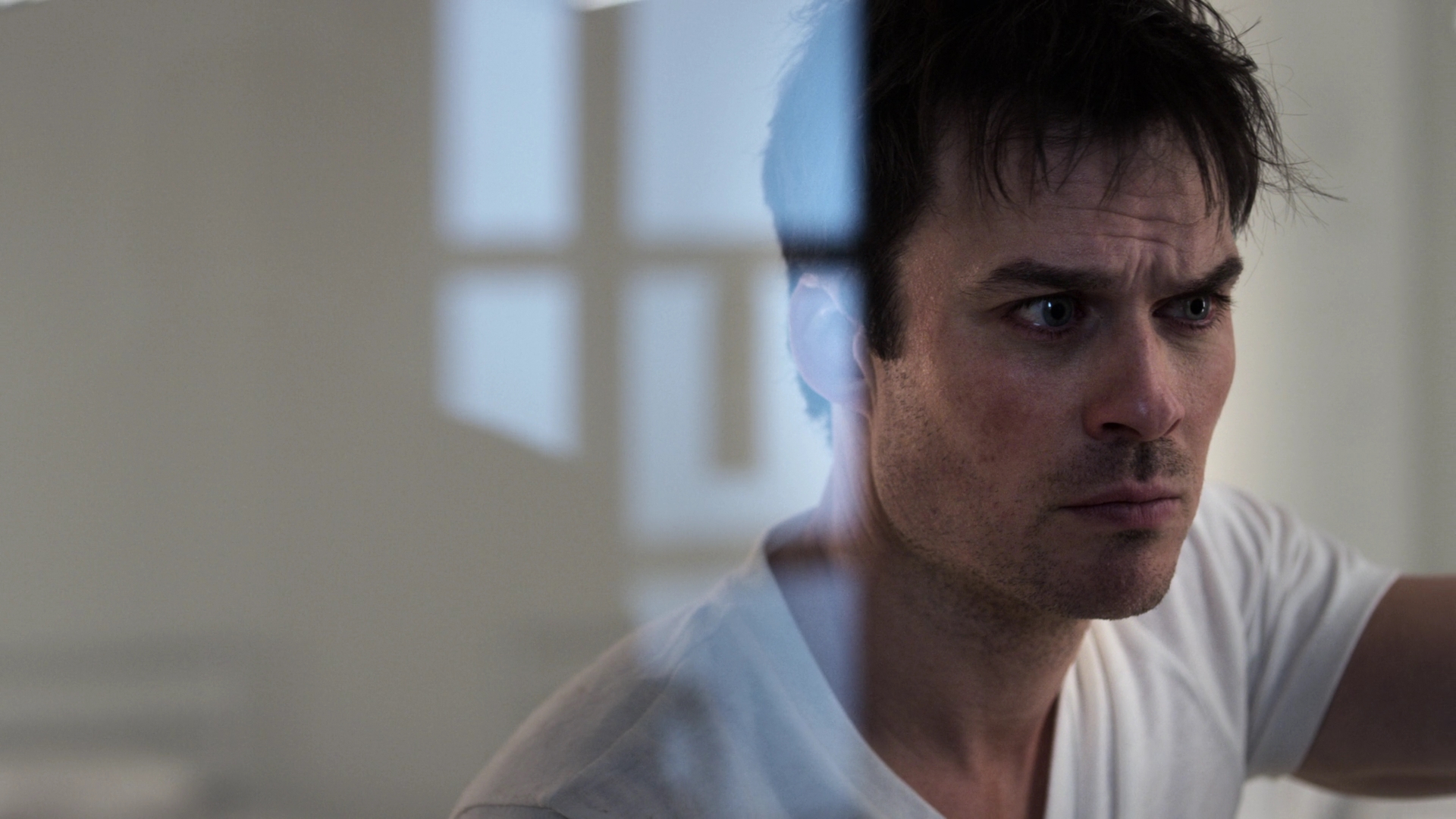 VampireDiariesWorld-dot-nl_V-Wars1x01-0641.jpg VampireDiariesWorld-dot-nl_V-Wars1x01-0641.jpg