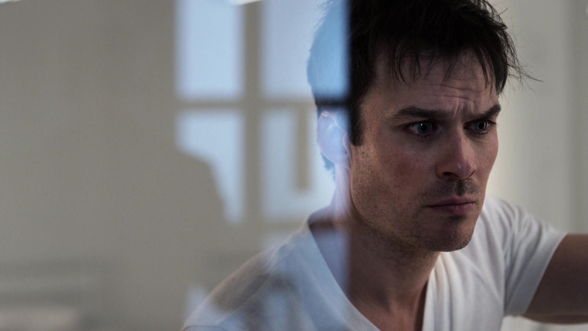 VampireDiariesWorld-dot-nl_V-Wars1x01-0642.jpg VampireDiariesWorld-dot-nl_V-Wars1x01-0642.jpg