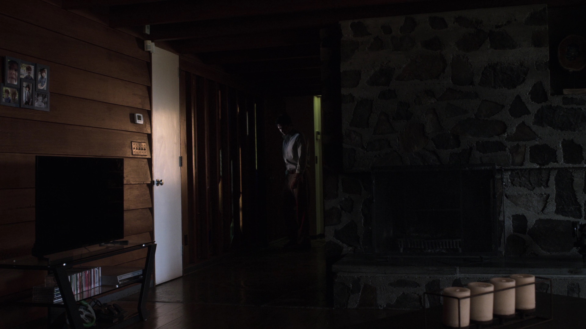 VampireDiariesWorld-dot-nl_V-Wars1x01-1830.jpg VampireDiariesWorld-dot-nl_V-Wars1x01-1830.jpg