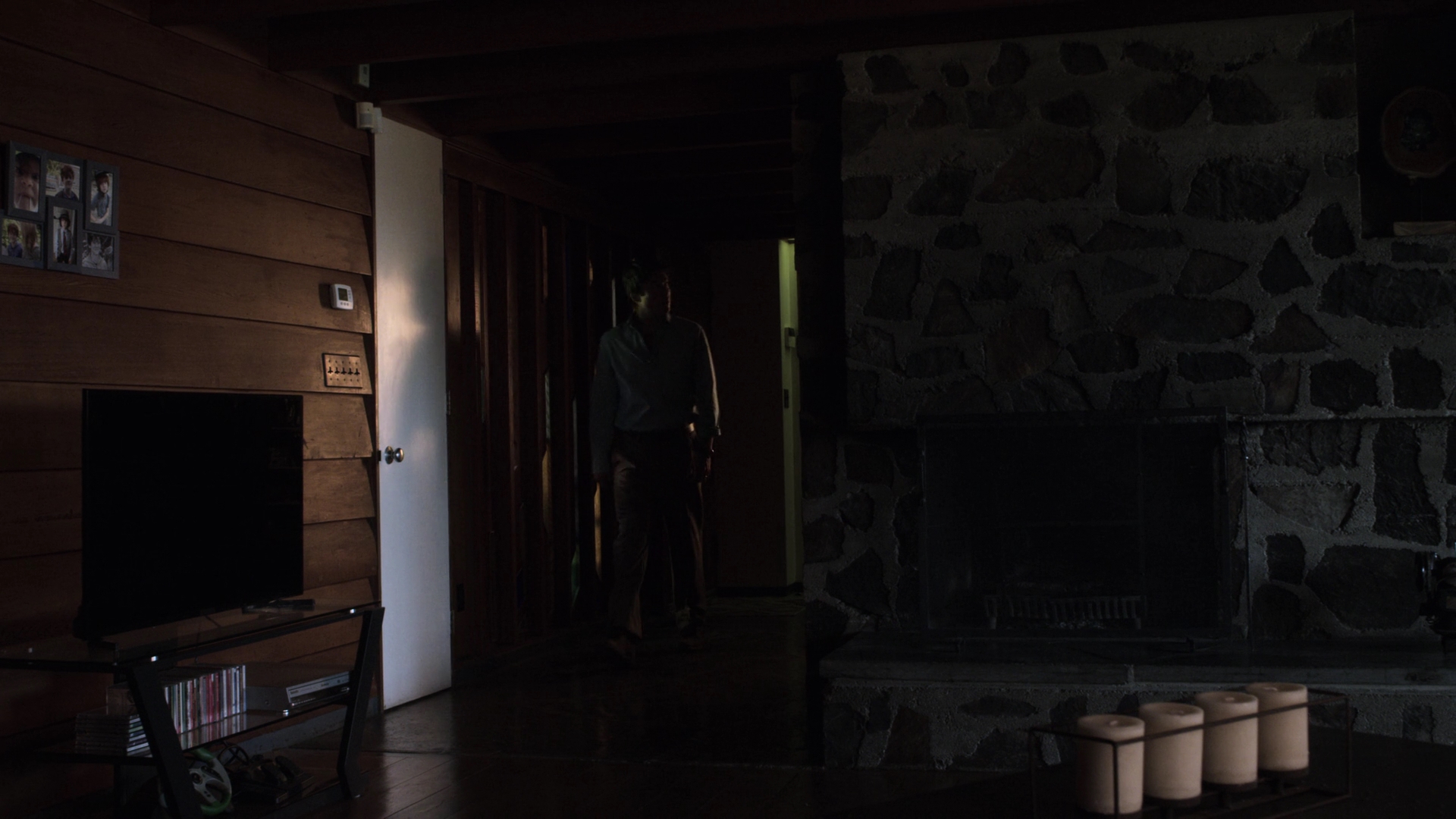 VampireDiariesWorld-dot-nl_V-Wars1x01-1832.jpg VampireDiariesWorld-dot-nl_V-Wars1x01-1832.jpg