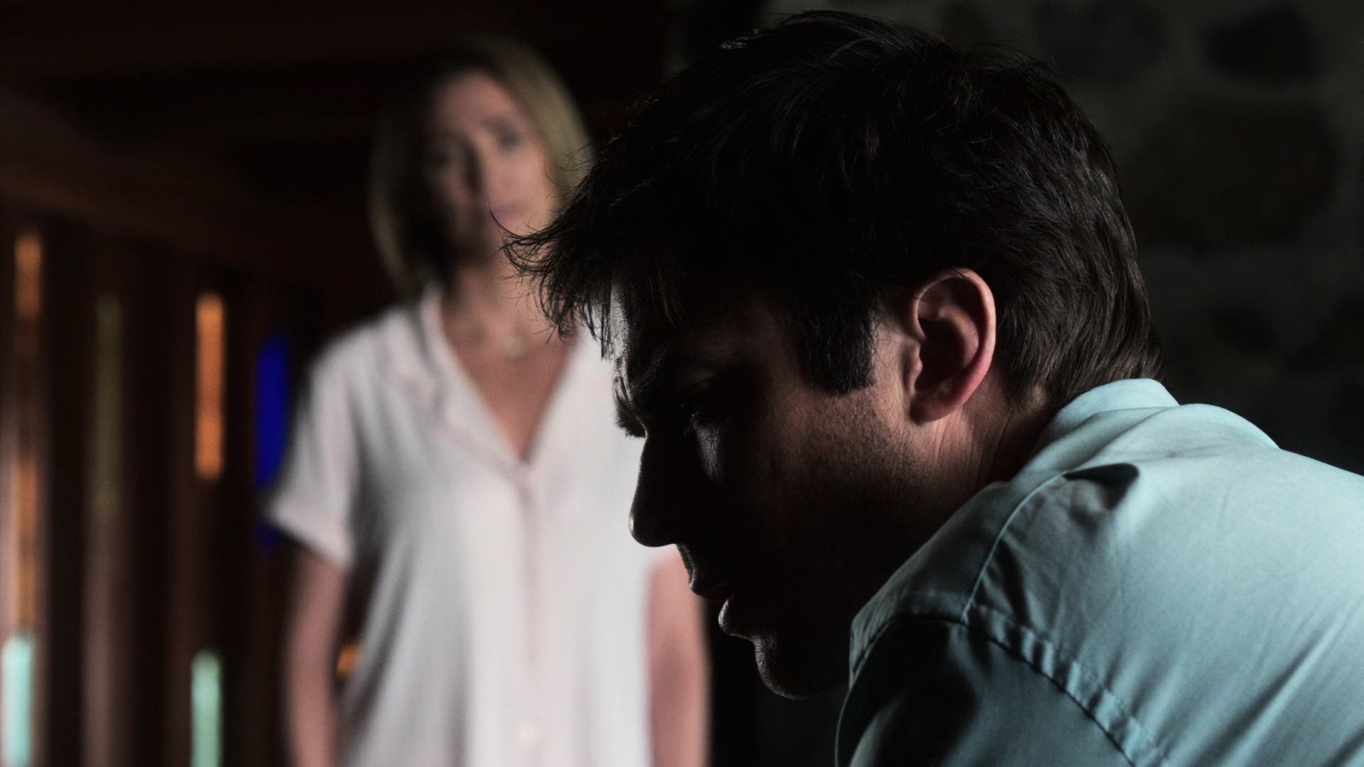 VampireDiariesWorld-dot-nl_V-Wars1x01-1921.jpg VampireDiariesWorld-dot-nl_V-Wars1x01-1921.jpg