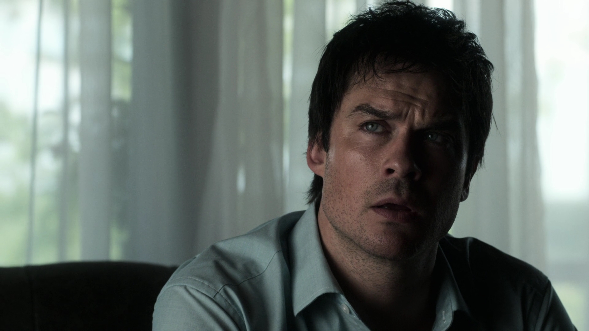 VampireDiariesWorld-dot-nl_V-Wars1x01-1942.jpg VampireDiariesWorld-dot-nl_V-Wars1x01-1942.jpg