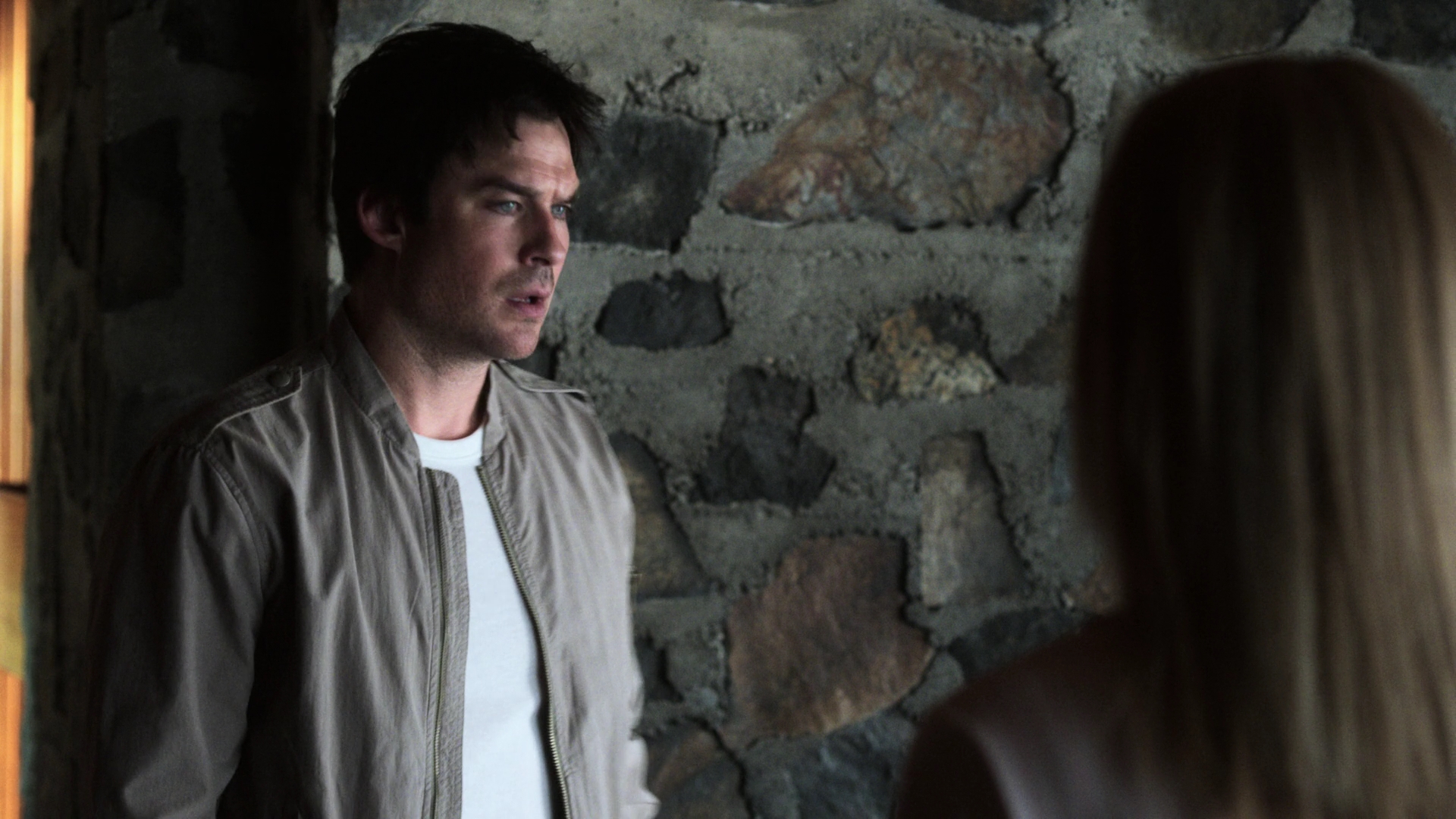 VampireDiariesWorld-dot-nl_V-Wars1x01-2000.jpg VampireDiariesWorld-dot-nl_V-Wars1x01-2000.jpg