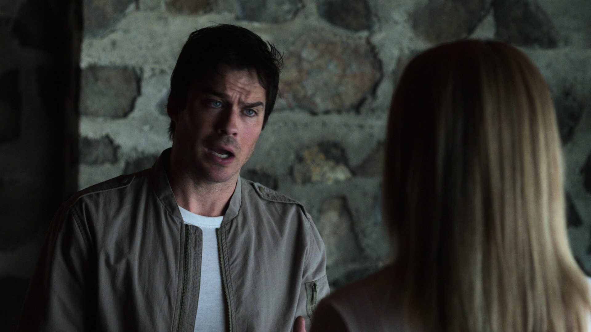 VampireDiariesWorld-dot-nl_V-Wars1x01-2017.jpg VampireDiariesWorld-dot-nl_V-Wars1x01-2017.jpg