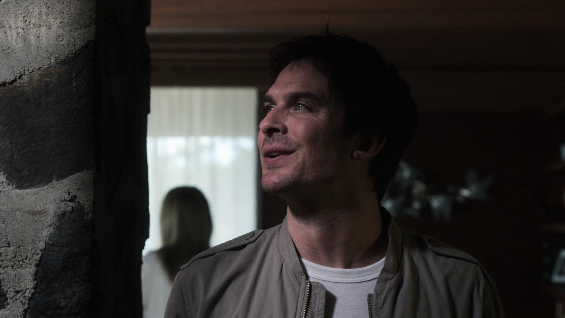 VampireDiariesWorld-dot-nl_V-Wars1x01-2050.jpg VampireDiariesWorld-dot-nl_V-Wars1x01-2050.jpg