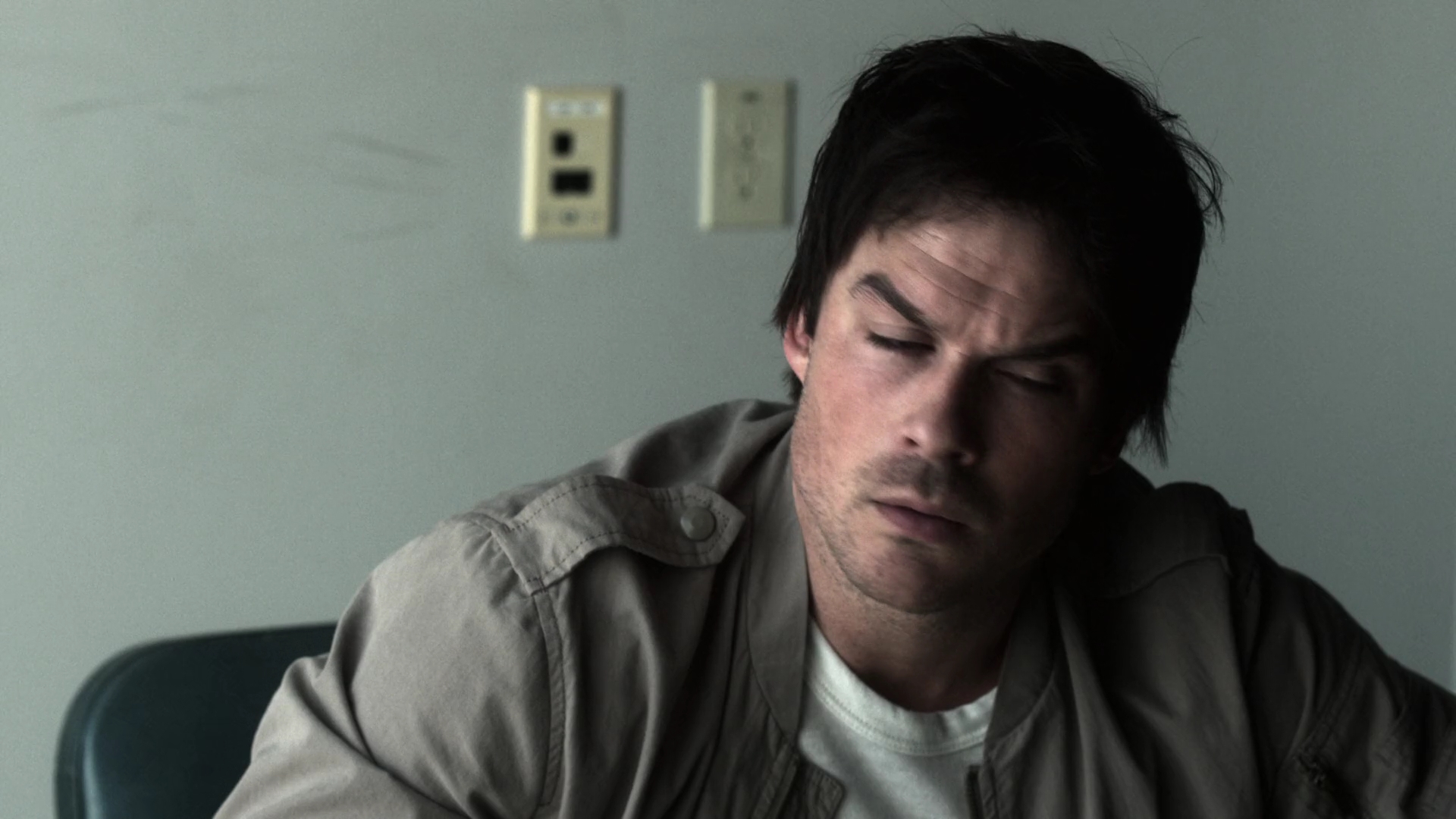 VampireDiariesWorld-dot-nl_V-Wars1x01-2210.jpg VampireDiariesWorld-dot-nl_V-Wars1x01-2210.jpg