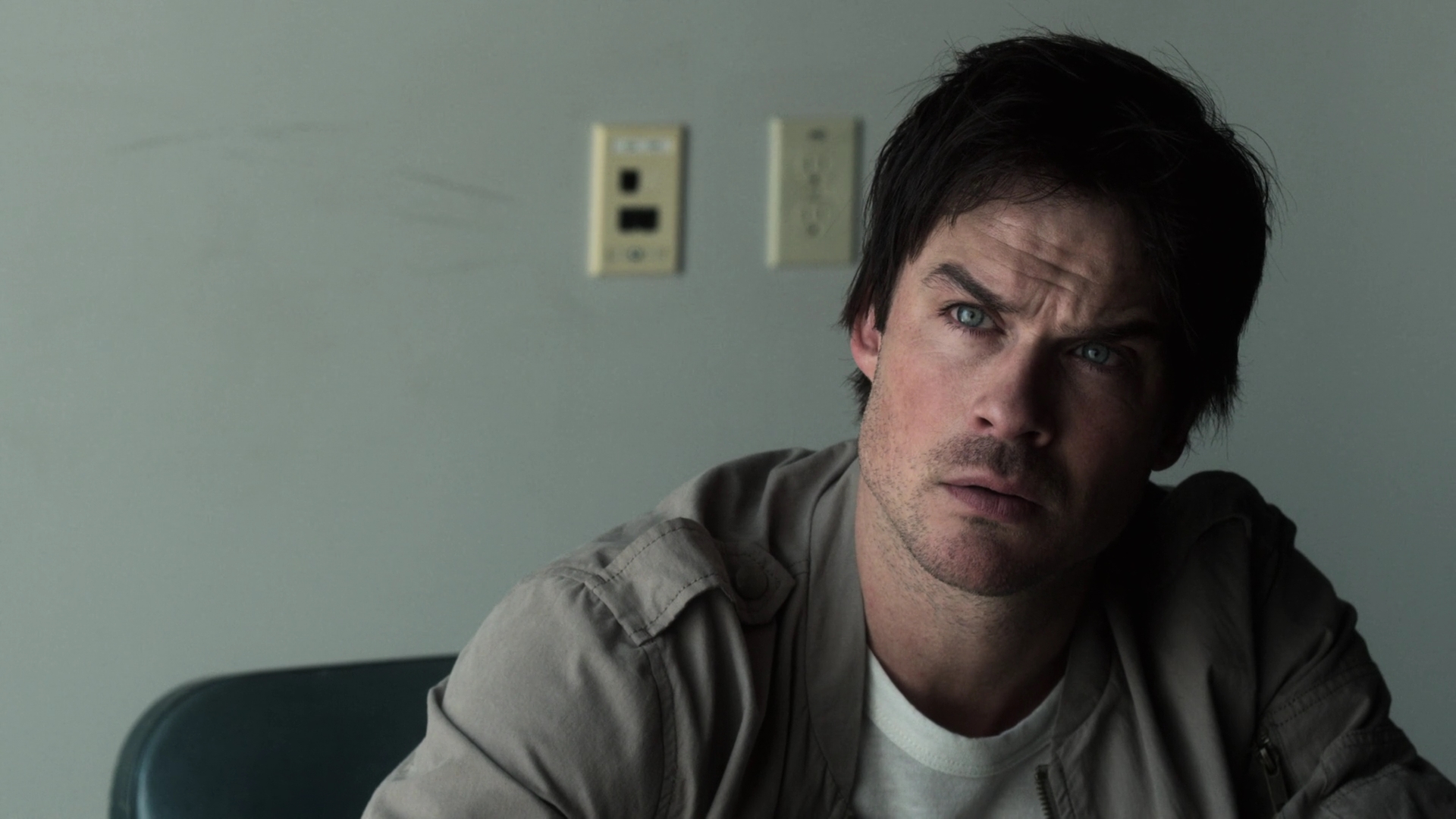 VampireDiariesWorld-dot-nl_V-Wars1x01-2249.jpg VampireDiariesWorld-dot-nl_V-Wars1x01-2249.jpg