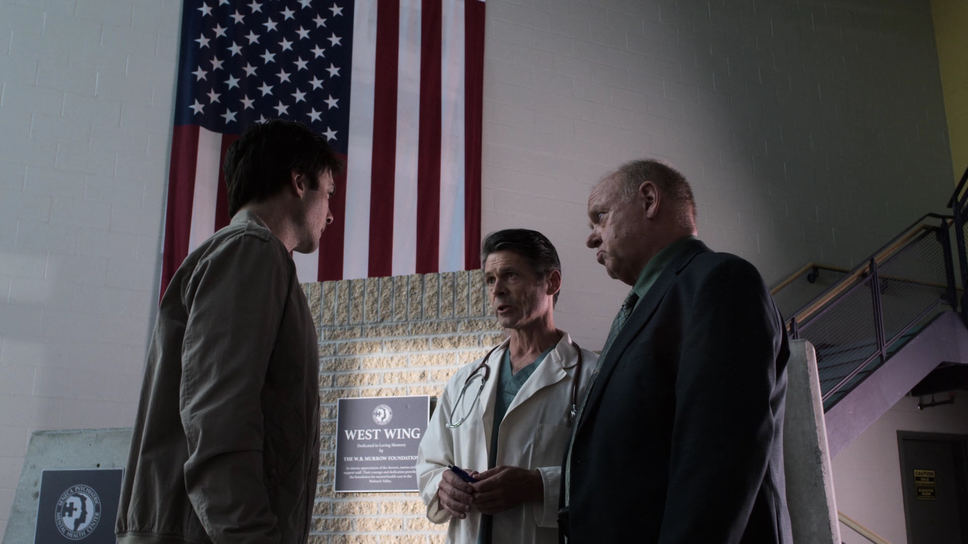 VampireDiariesWorld-dot-nl_V-Wars1x01-2812.jpg VampireDiariesWorld-dot-nl_V-Wars1x01-2812.jpg