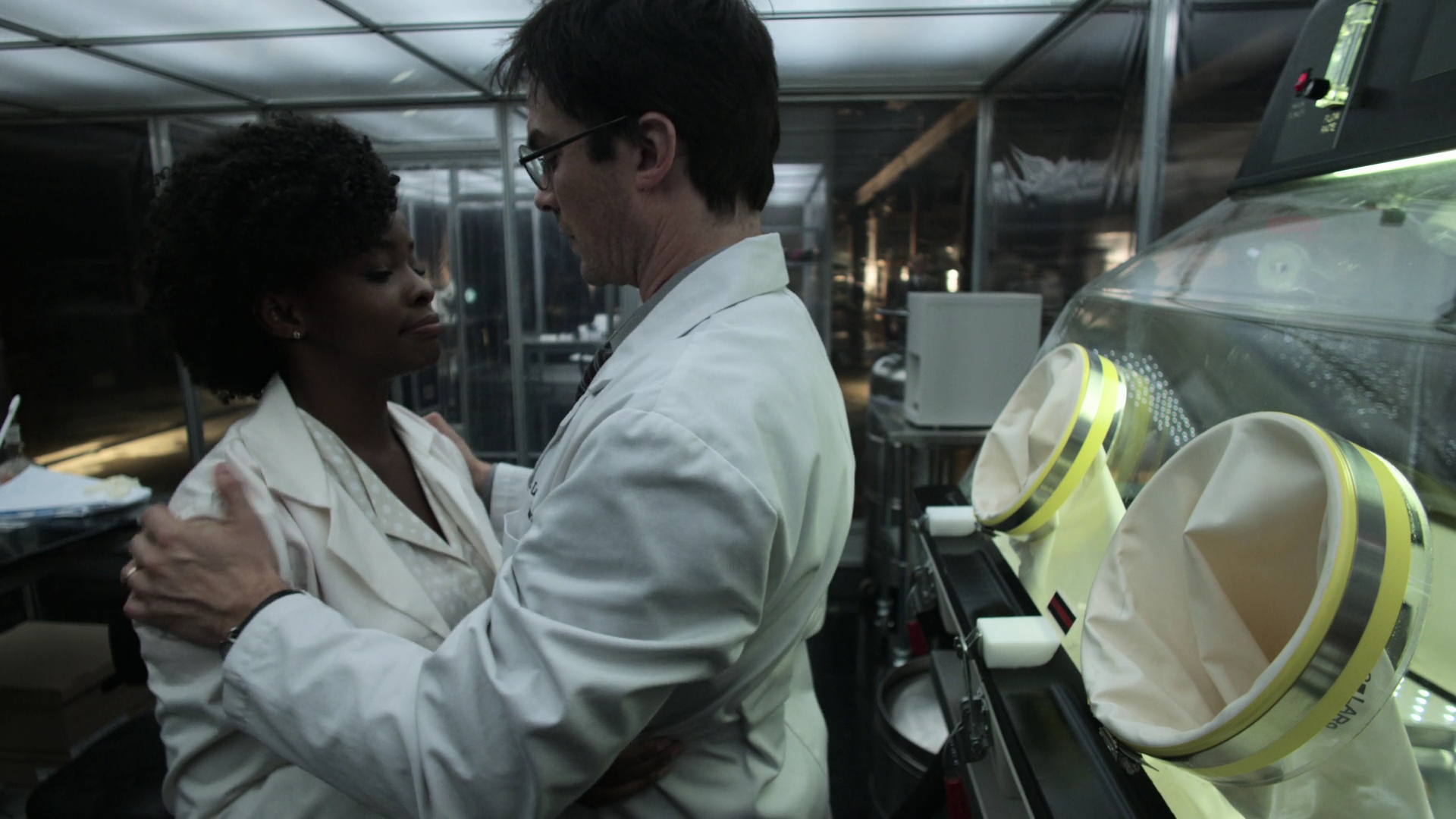 VampireDiariesWorld-dot-nl_V-Wars1x03-0329.jpg VampireDiariesWorld-dot-nl_V-Wars1x03-0329.jpg