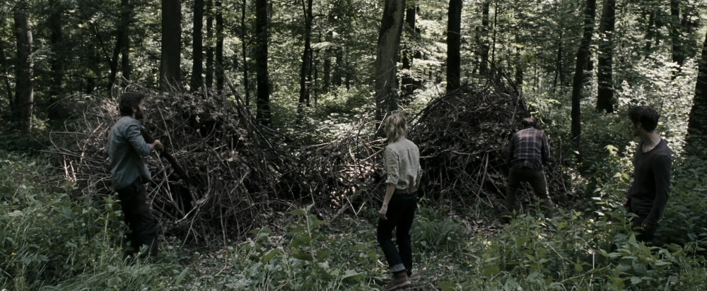 VampireDiariesWorld-dot-nl_OpenGrave1840.jpg