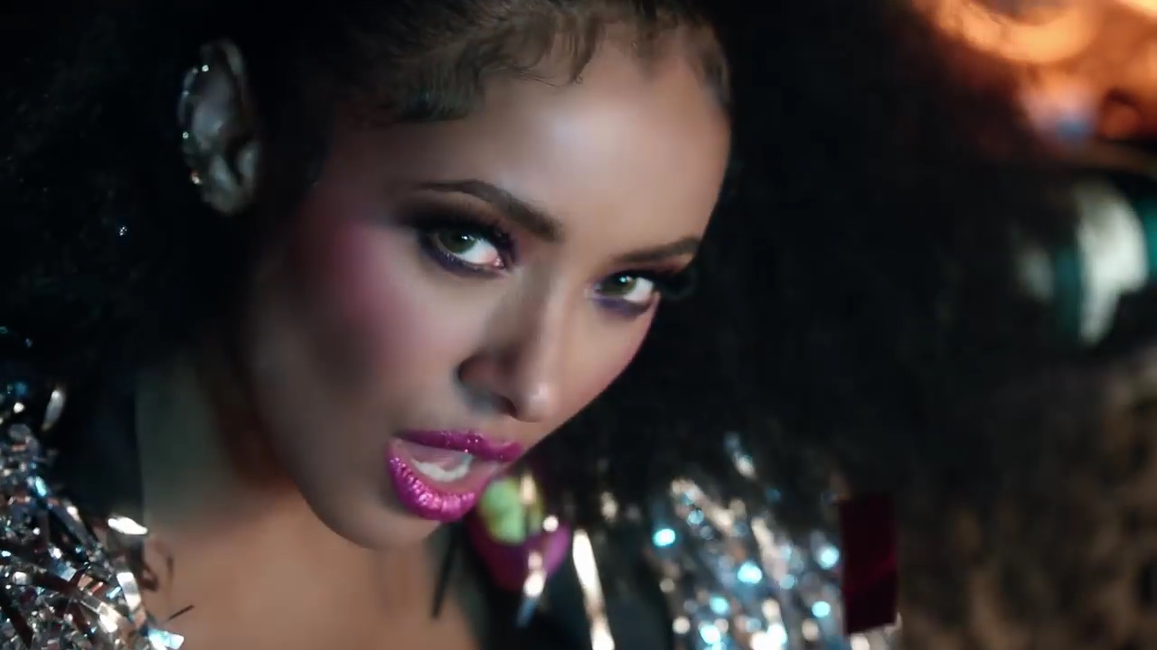 VampireDiariesWorld-dot-NL_KatGraham-AllYourLove0184.jpg