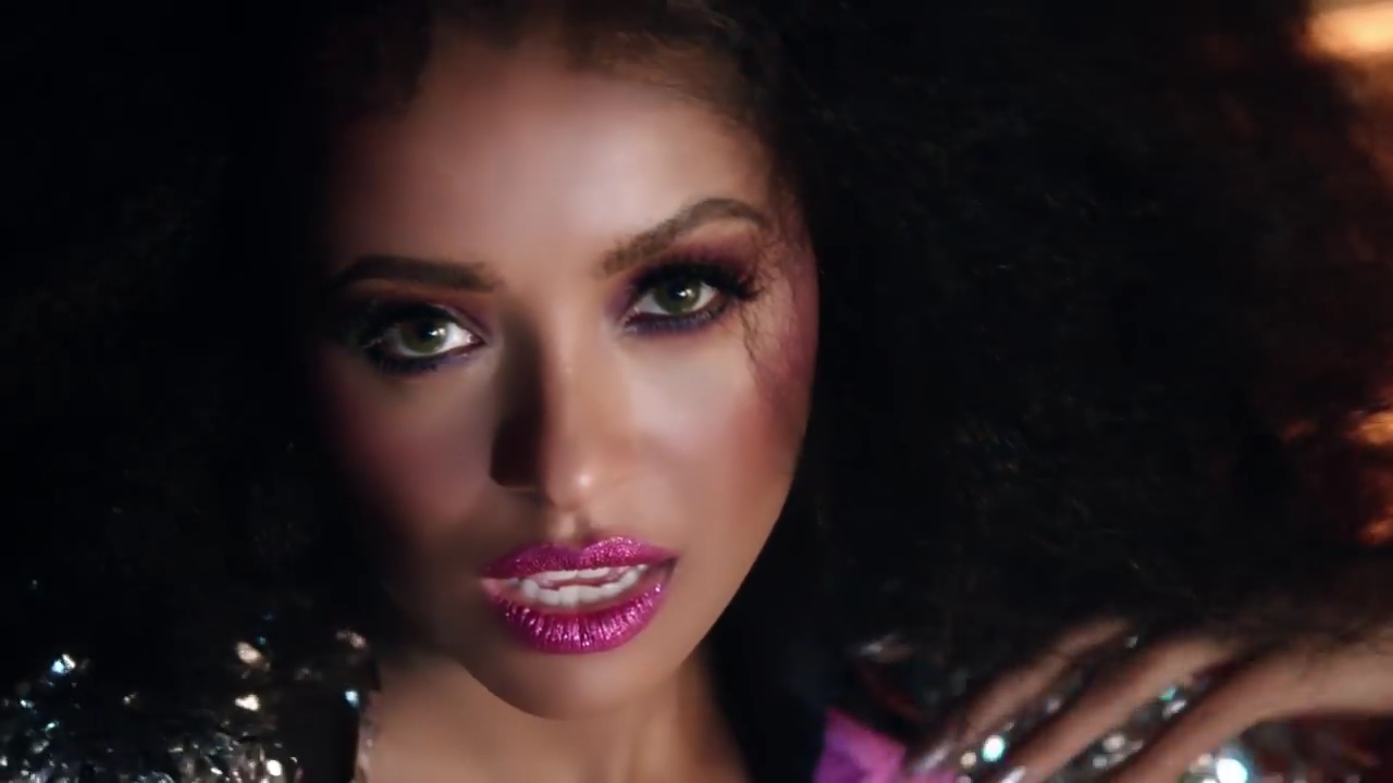VampireDiariesWorld-dot-NL_KatGraham-AllYourLove0203.jpg