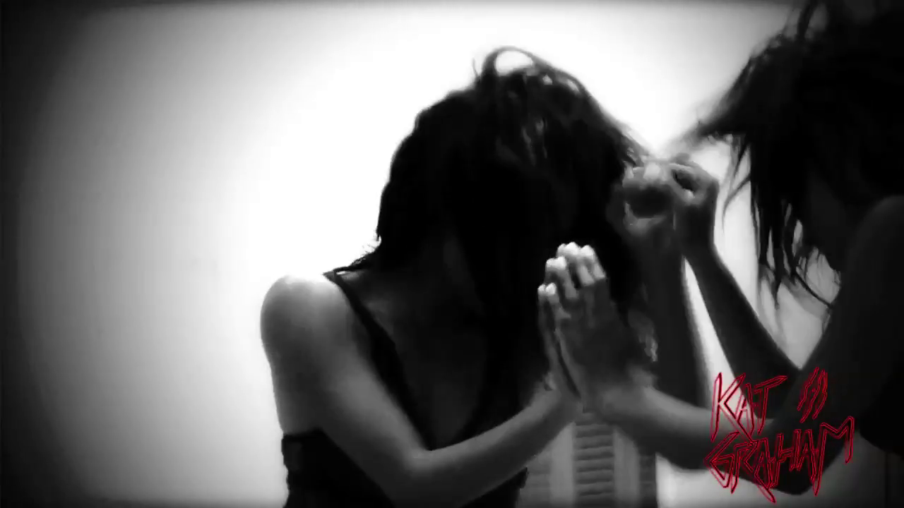 VampireDiariesWorld-dot-org_ColdHeartedSnake-Remix-Captures00148.png