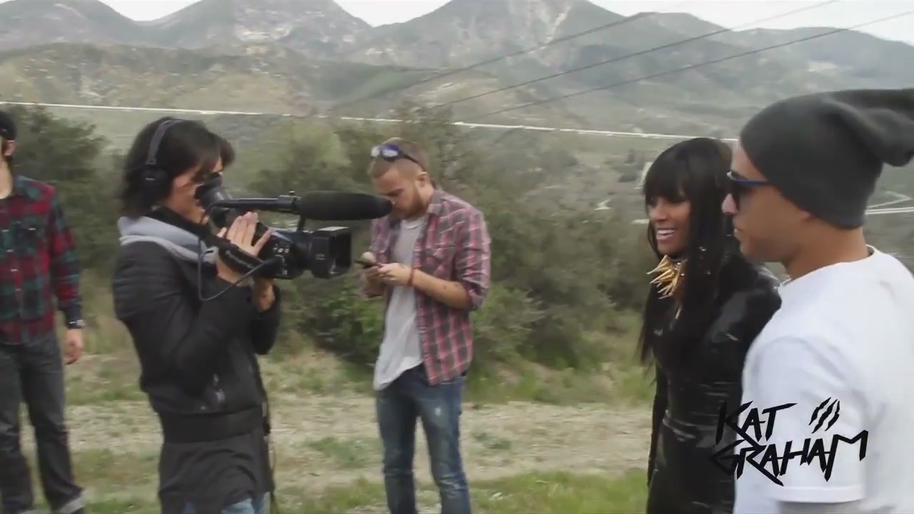 vampirediariesworld_dot_org--IWantItAll-BTS0085.jpg