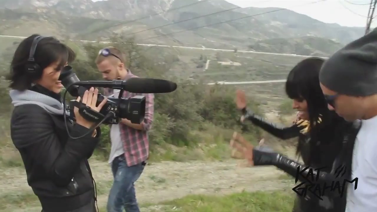 vampirediariesworld_dot_org--IWantItAll-BTS0086.jpg