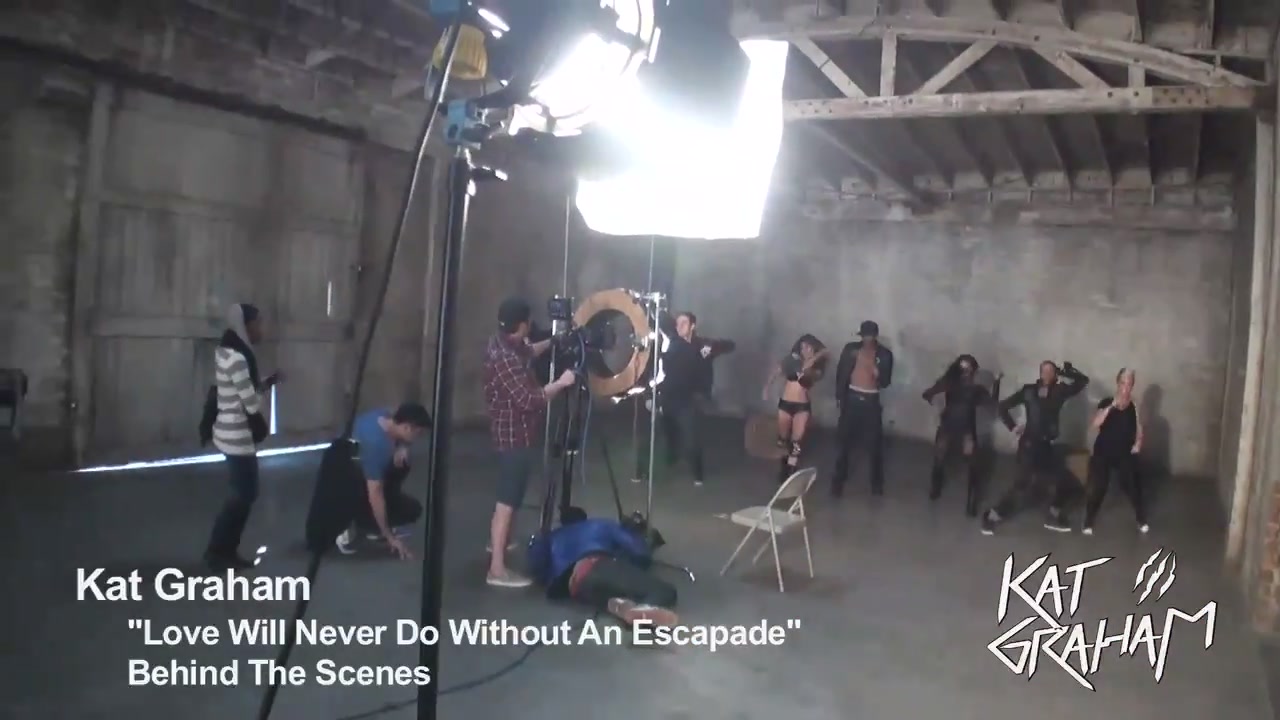 vampirediariesworld_dot_org--LoveWillNeverDoWithoutAnEscapade-BTS0002.jpg