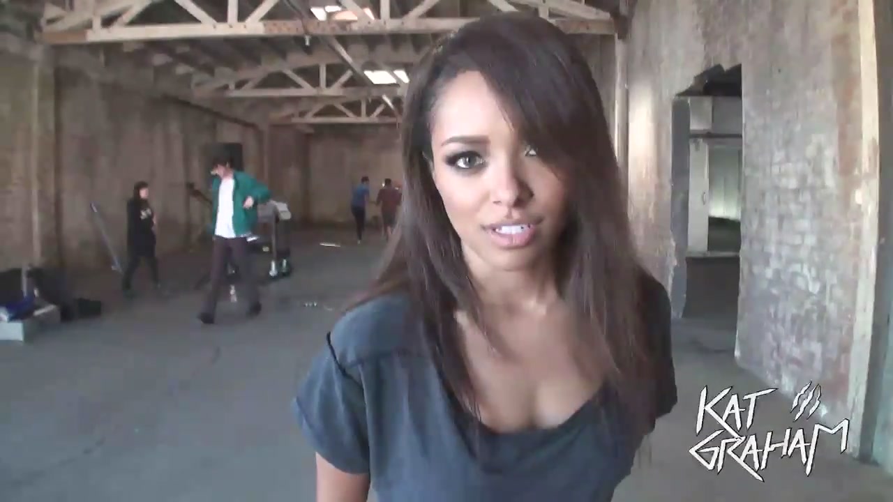 vampirediariesworld_dot_org--LoveWillNeverDoWithoutAnEscapade-BTS0132.jpg