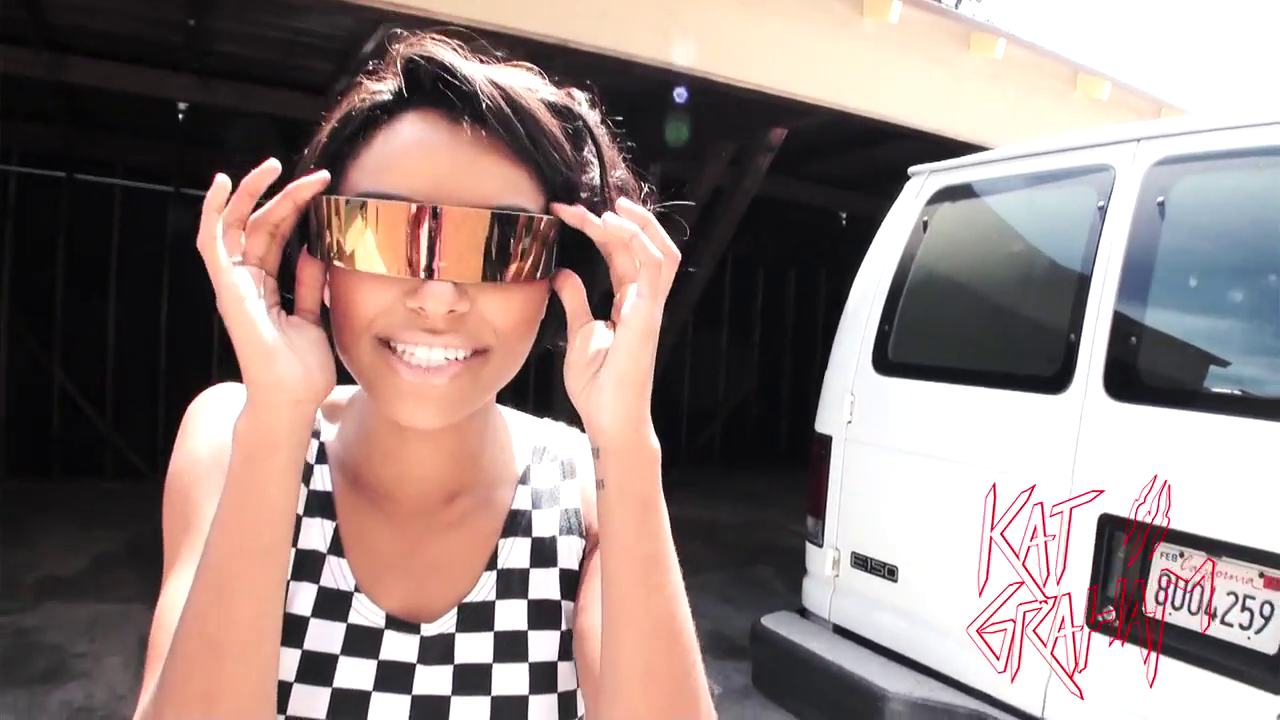 VampireDiariesWorld-dot-org_Sassy-MusicVideo_BehindTheScenes-Captures00063.png