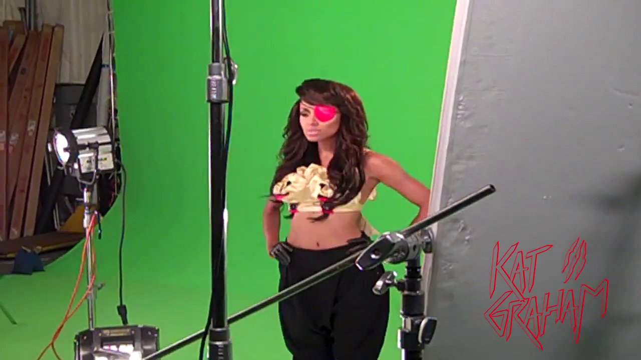 VampireDiariesWorld-dot-org_Sassy-MusicVideo_BehindTheScenes-Captures00078.png