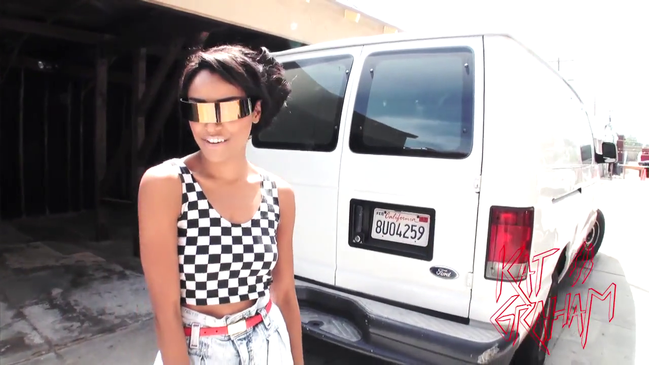 VampireDiariesWorld-dot-org_Sassy-MusicVideo_BehindTheScenes-Captures00147.png