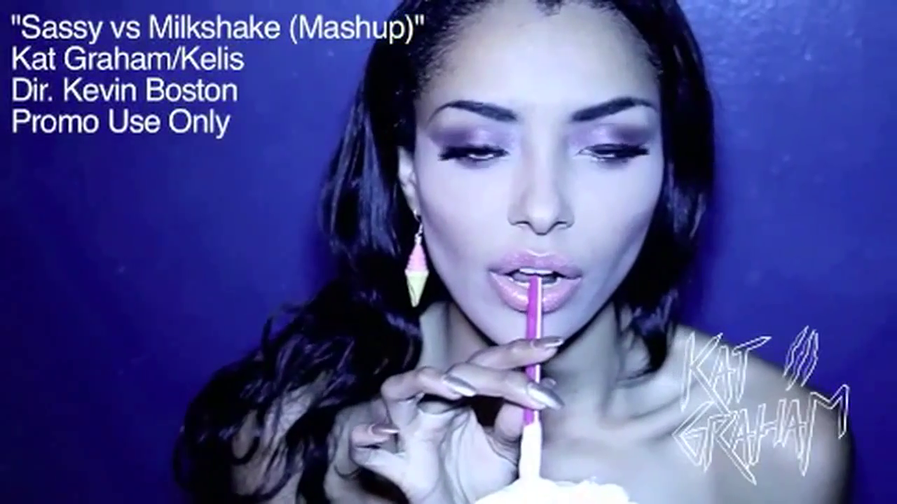 VampireDiariesWorld-dot-org_SassyMilkshake_Mashup-Captures00012.png