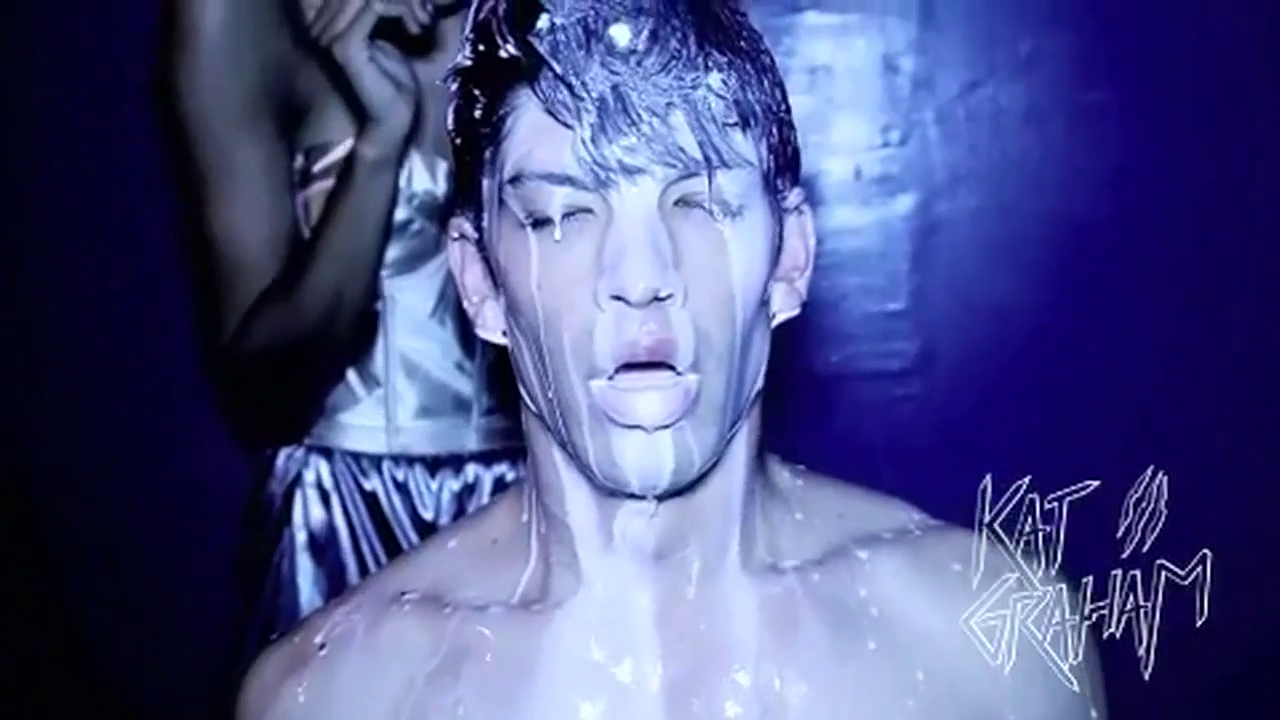 VampireDiariesWorld-dot-org_SassyMilkshake_Mashup-Captures00247.png